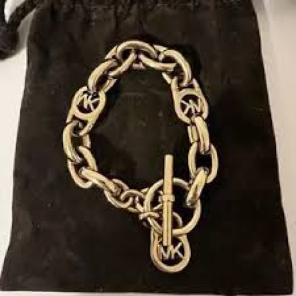 ✨Michael Kors Fulton Chunky Silver Bracelet